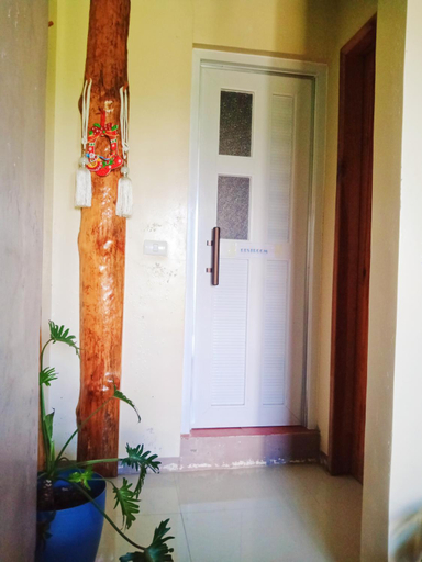 Others 4, Couple's Unit at BOONE'S, Sagada
