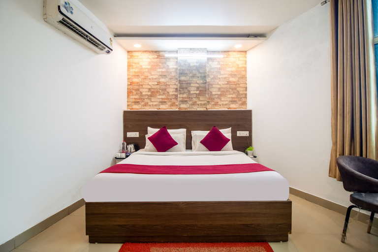Bedroom 3, Hotel S.R. Plaza, Delhi