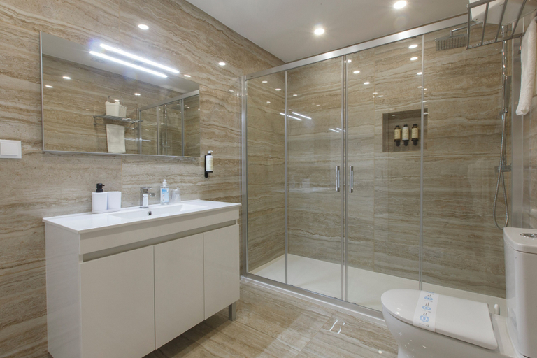 Bathroom 4, Solar Mendonca Boutique Hotel, Faro