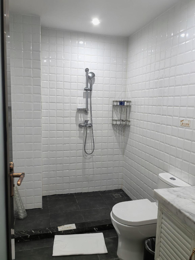 Bathroom, Shenzhen Zhongbao International Hotel, Shenzhen
