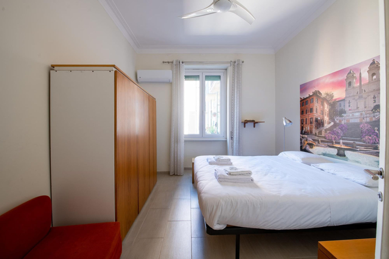 Room 5, Piazza Carracci in Roma, Rome