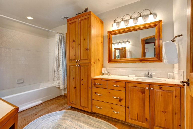 Bathroom 3, Nordic Retreat 5 Bedrooms PAC-2410 by KBM, Summit