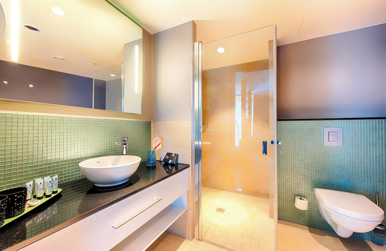 Bathroom 5, NYX Hotel Munich by Leonardo Hotels, München