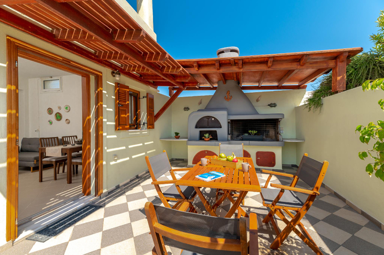 Others 4, Uva Nera House Oia, South Aegean