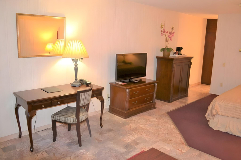 Bedroom 2, Merced Inn & Suites, Merced