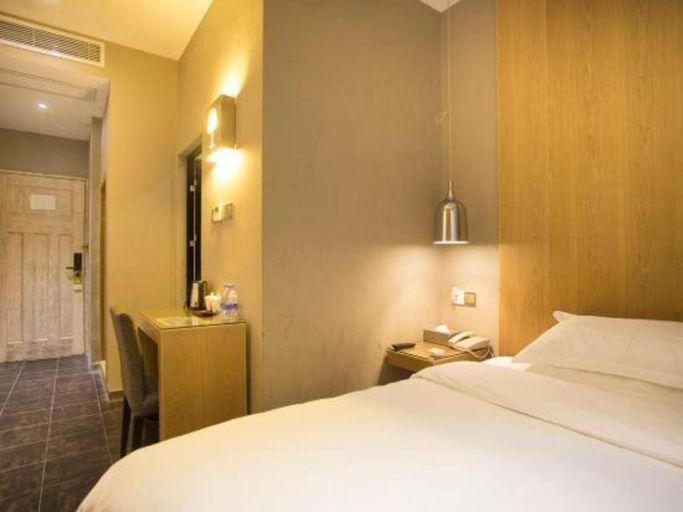 Bedroom 2, The Art Hotel Cai Tian Branch , Shenzhen