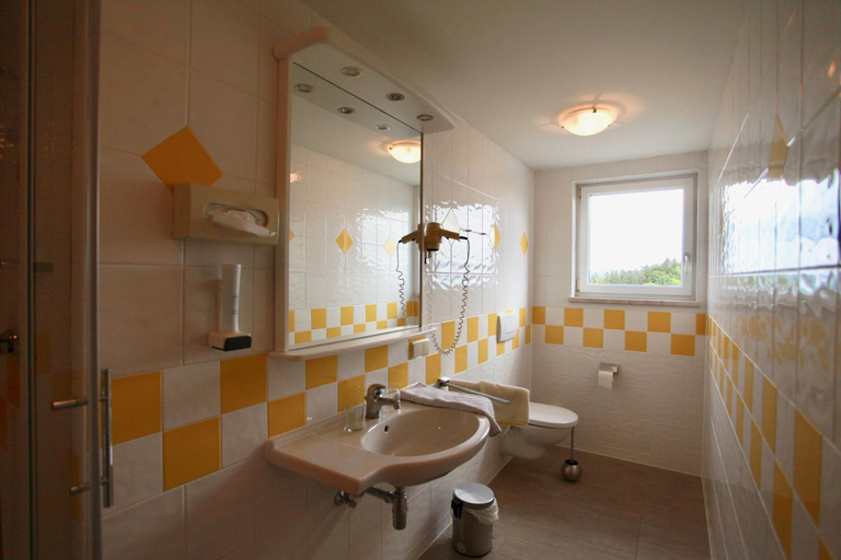 Bathroom 2, Hotel-Restaurant am Hochfuchs, Salzburg Umgebung