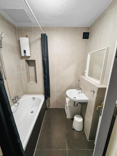 Others 2, Zentrale Wohnung, Koblenz