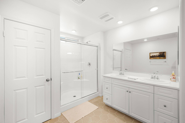 Bathroom 3, @ Marbella Lane - Rejuvenating Single-family Home, San Bernardino