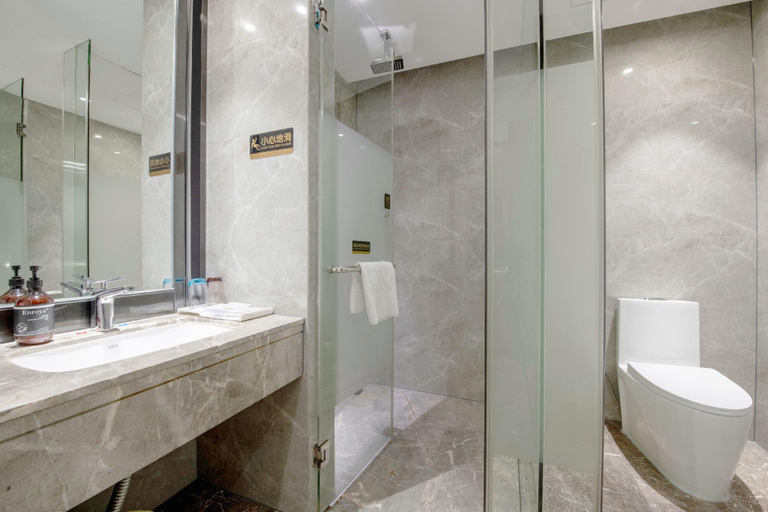 Bathroom 3, RongJin Hotel, Shenzhen