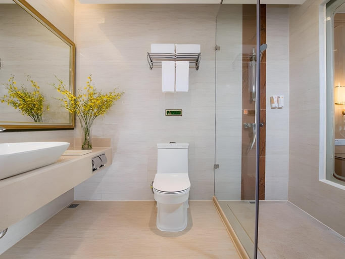 Bathroom 3, Vienna Hotel Shenzhen Buji Metro Station, Shenzhen