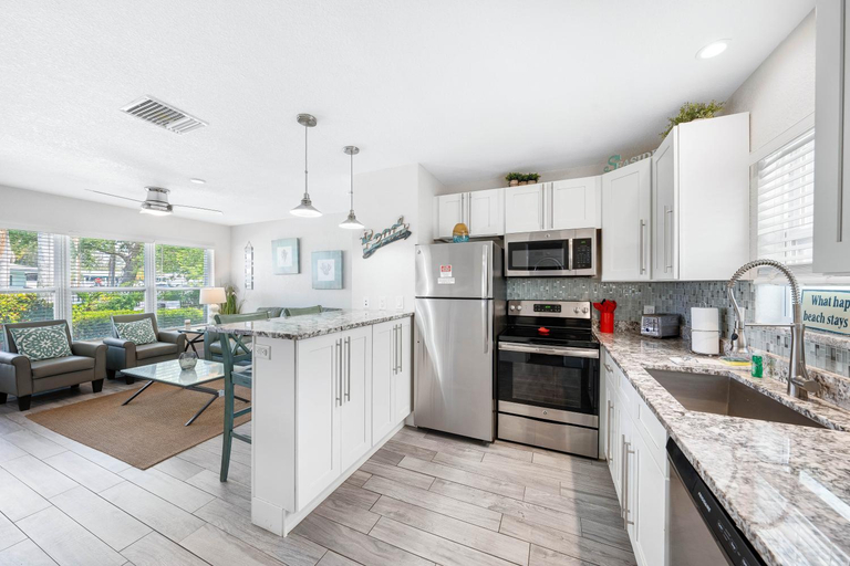 Others 4, Sun and Sea By Beachside Management, Sarasota