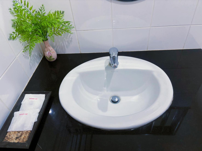 Bathroom 3, Aphirata Resort, Muang Nan