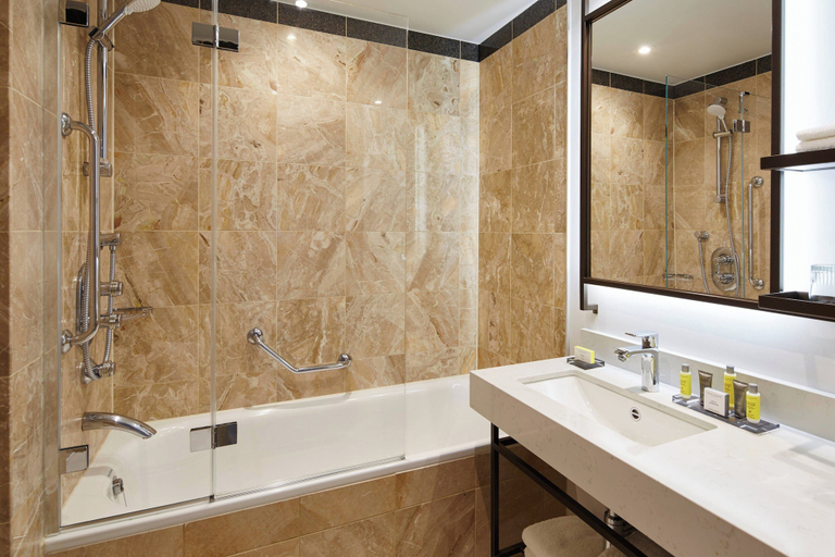 Bathroom 3, London Marriott Hotel Grosvenor Square, London