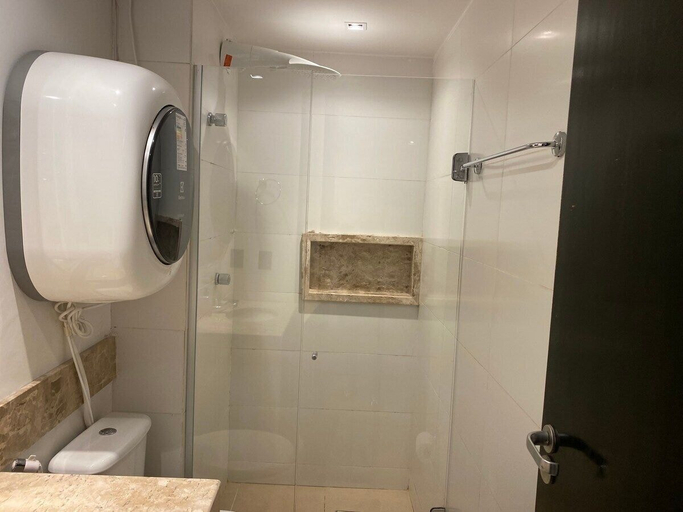 Bathroom 3, The Sun flat, Brasília