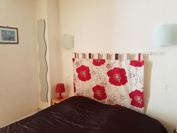 Bedroom 2, Hotel Des Poetes avec parking sur reservation, Hérault