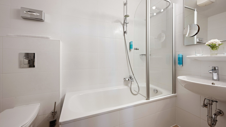 Bathroom 3, Altes Gasthaus Kuhr, Emsland