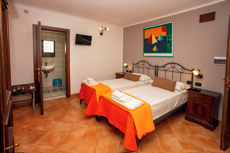 Bedroom 3, Hotel Neapolis, Napoli