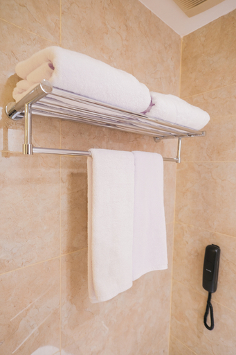 bathroom 10