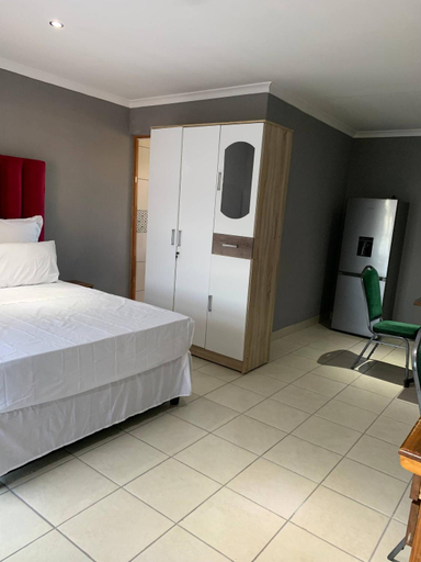 5, Beach view, en-suite bedroom, Nelson Mandela Bay