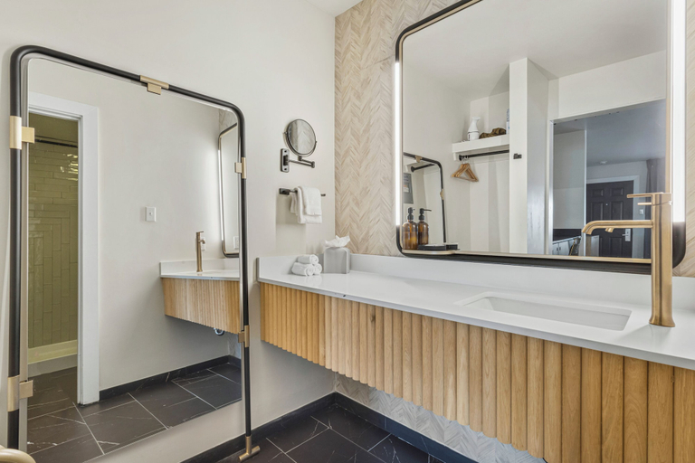 Bathroom 5, Gulf Hills Hotel & Resort, Jackson