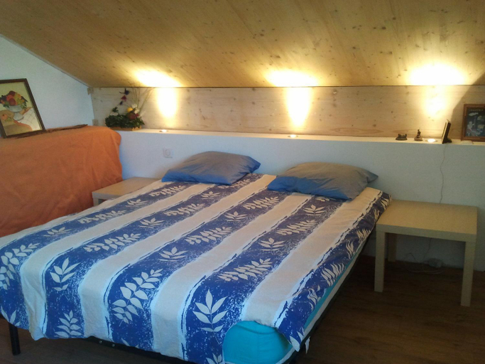 Others 5, Chambre Chaleureuse chez l'habitant, Ain