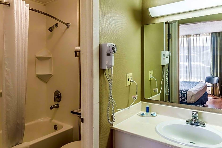 Bathroom 4, Smart Extended Stay, Raleigh