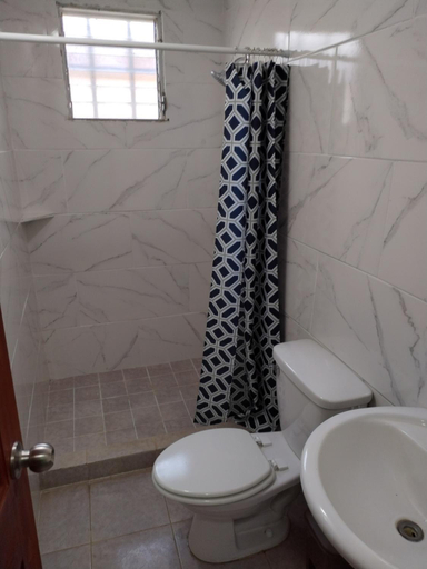 Bathroom 2, La Casa Buena Esperanza, Penonomé