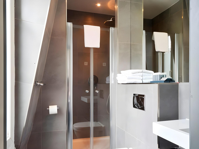 Bathroom 5, Villes Des Princes Saint-Germain , Paris
