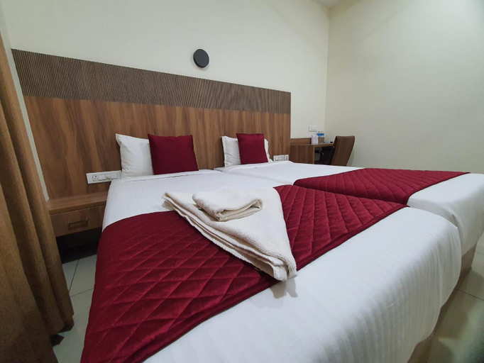 Bedroom 3, Hotel Deepakam Inn, Palakkad