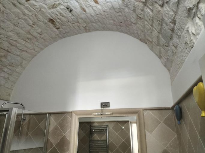 Others 5, Le TRE ALCOVE, Brindisi