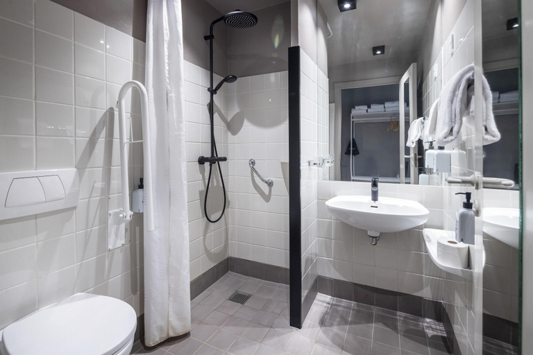 Bathroom 4, Scandic Ringsted, Ringsted