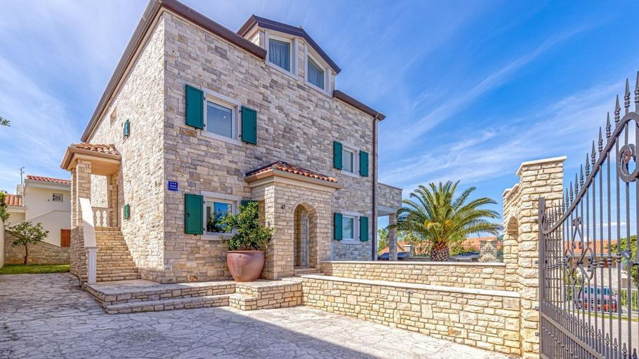 Others 5, Villa Milena, Umag