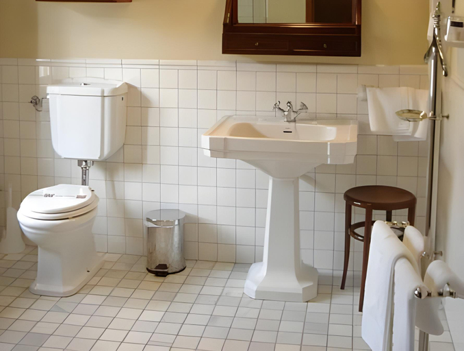 Bathroom 5, Meson Don Quijote, Cuenca