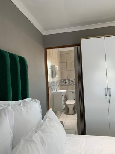 Bathroom 2, Beach view, en-suite bedroom, Nelson Mandela Bay