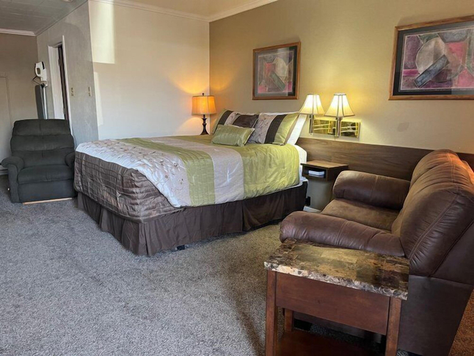 Bedroom 2, Marcus Daly Motel, Deer Lodge