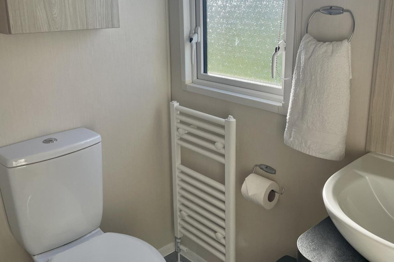 Bathroom, Newquay Bay Resort, Pet Friendly, Sleeps 6, Wifi, Cornwall