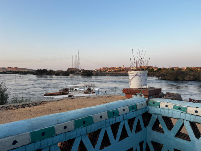 Others 5, Essi ka - A Smile by the Nile, Aswan