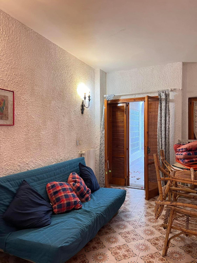 Bedroom 2, Renata, Latina