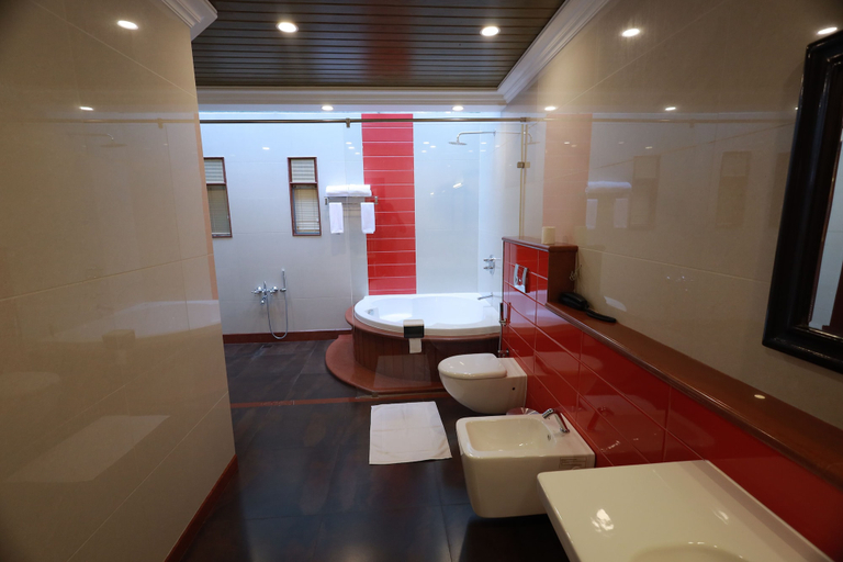 Bathroom, TRAVANN, Alappuzha