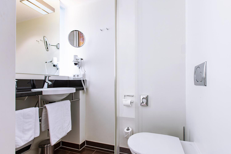 Bathroom 4, City Partner Hotel Am Jakobsmarkt, Nürnberg