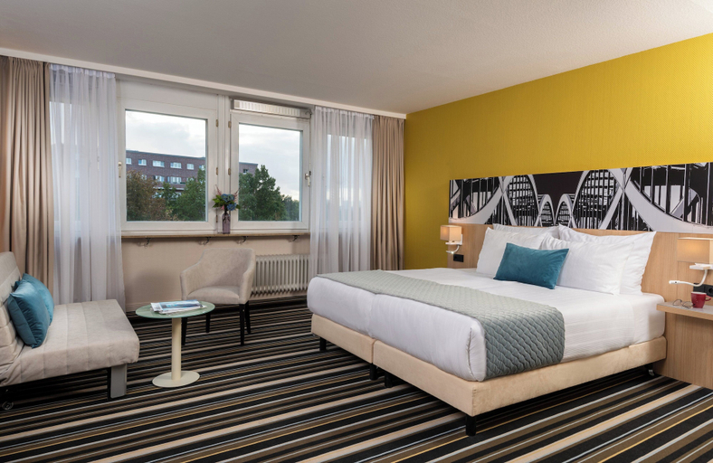 Bedroom 3, Leonardo Hotel Hamburg Elbbruecken, Hamburg