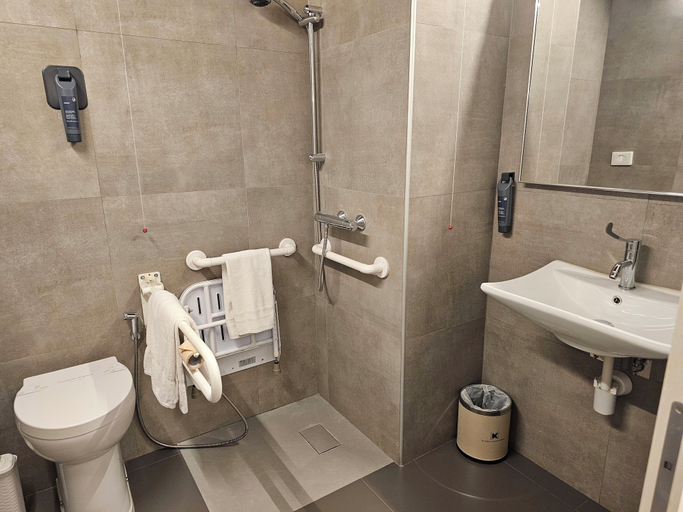 Bathroom 3, DC Hotel International, Padua