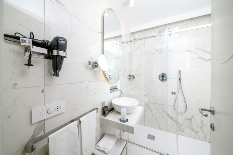 Bathroom 5, Hotel Villa Durrueli Resort & Spa, Napoli