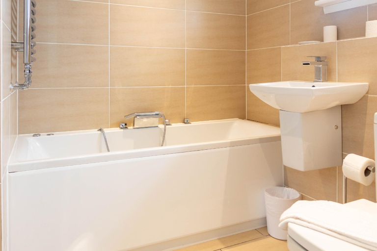 Bathroom 2, Moncrieff House, West Lothian