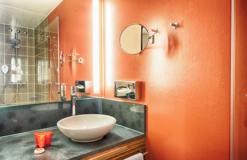 Bathroom 5, Leonardo Hotel Berlin Mitte, Berlin