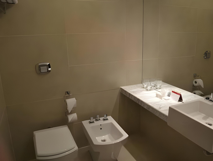Bathroom 4, AMERIAN TUCUMAN APART AND SUITES, Capital
