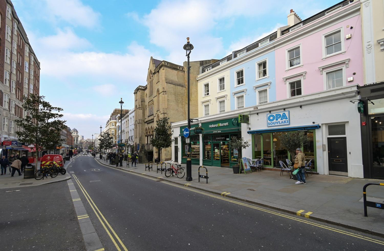 Others 2, Queensway Hyde Park Flat by DC London Rooms, London