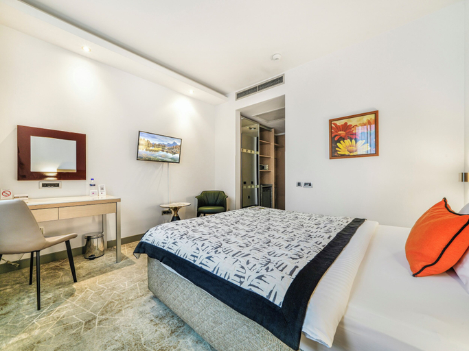 Bedroom 3, In Hotel Belgrade, Belgrade