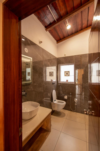 Bathroom 5, Shanti Kunjj, Nainital